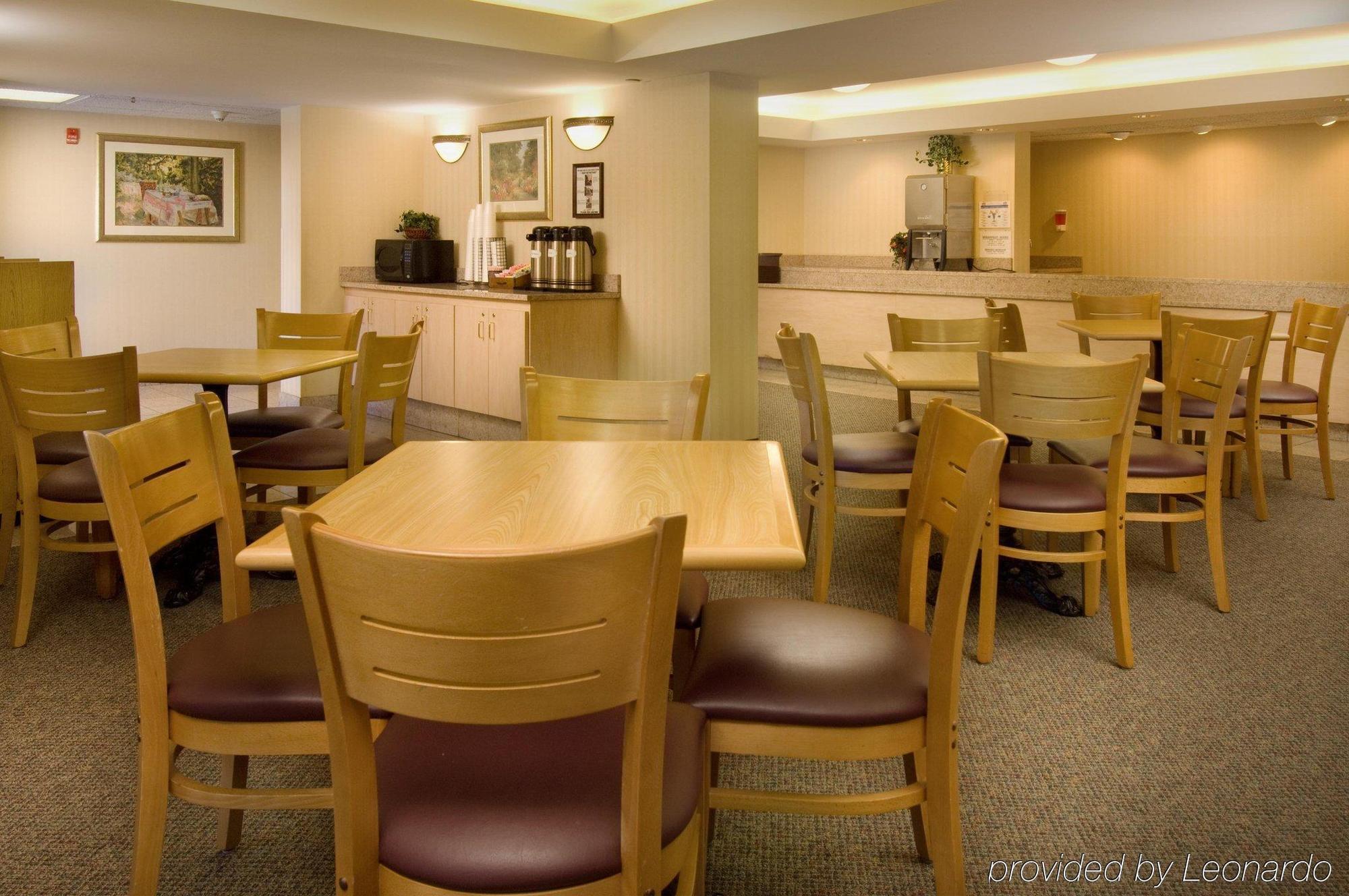Pear Tree Inn Kansas City Overland Park Restaurant photo