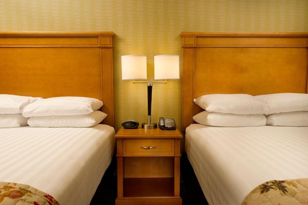 Pear Tree Inn Kansas City Overland Park Room photo